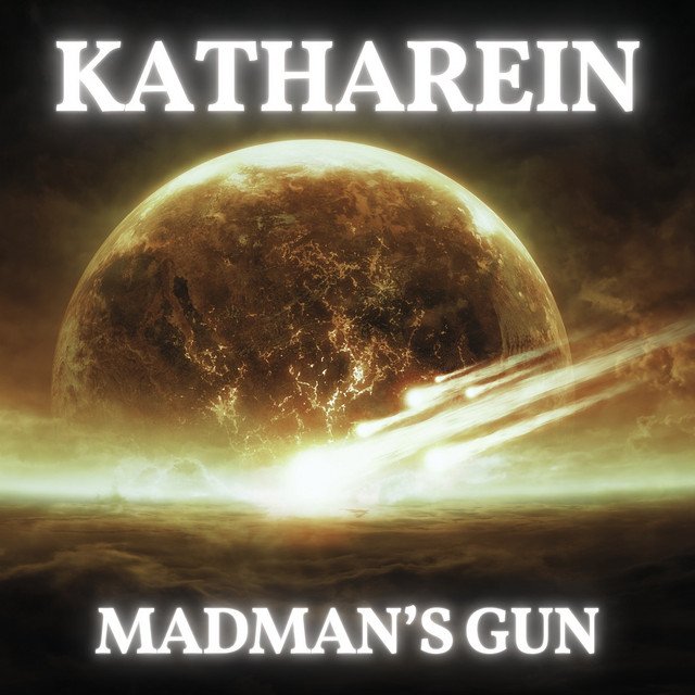 Katharein revela “Alders Alley”, faixa do álbum “Lucky Shots” com videoclipe e sonoridade envolvente