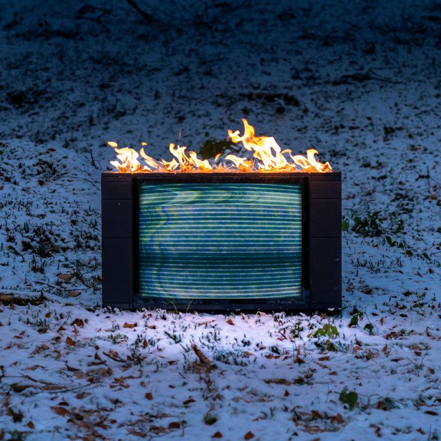 2SILENT e Sam Scheuer combina brutalidade e melodia em “MONSTER IN ME”