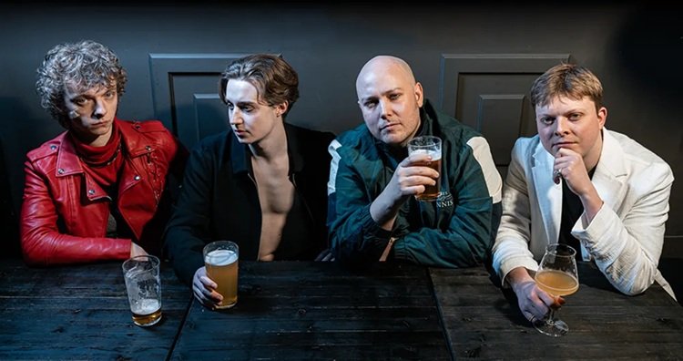 Let The Sunshine Burn | Lovestruck lança EP inspirado em nomes como Deftones, Queens Of The Stone Age e Muse