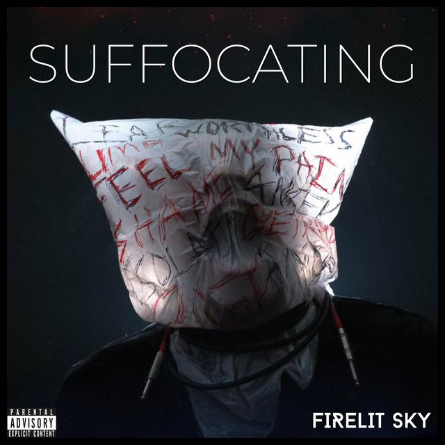 Firelit Sky resgata a energia do metal dos anos 2000 com o single “Suffocating”